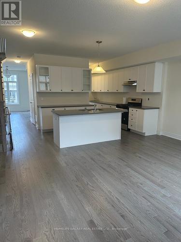 28 Phillipsen Way, Markham, ON - Indoor Photo Showing Kitchen