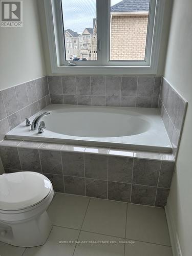 28 Phillipsen Way, Markham, ON - Indoor Photo Showing Bathroom