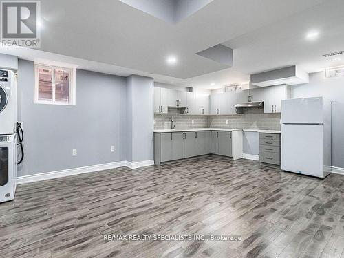 3 Frampton Road, Brampton, ON - Indoor Photo Showing Kitchen