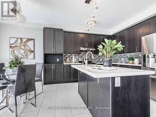 3 Frampton Road, Brampton, ON - Indoor Photo Showing Kitchen With Upgraded Kitchen