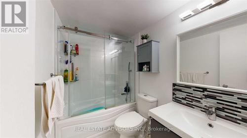 1704 - 3100 Kirwin Avenue, Mississauga, ON - Indoor Photo Showing Bathroom