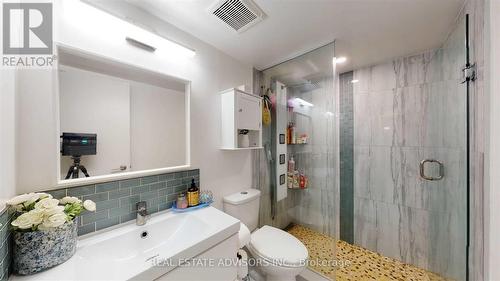 1704 - 3100 Kirwin Avenue, Mississauga, ON - Indoor Photo Showing Bathroom