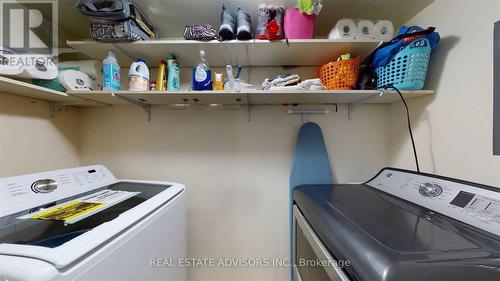 1704 - 3100 Kirwin Avenue, Mississauga, ON - Indoor Photo Showing Laundry Room