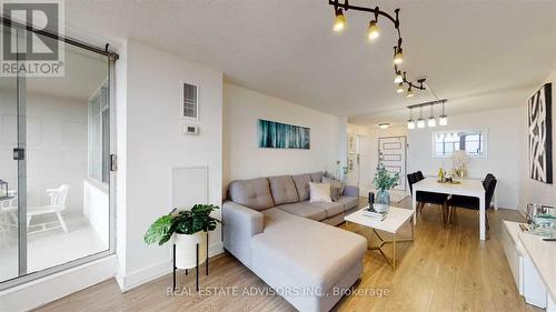 1704 - 3100 Kirwin Avenue, Mississauga, ON - Indoor Photo Showing Living Room