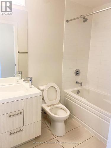 #1409 - 199 Richmond Street W, Toronto, ON - Indoor Photo Showing Bathroom