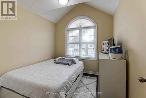 31 Padbury Trail, Brampton, ON - Indoor Photo Showing Bedroom