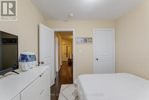 31 Padbury Trail, Brampton, ON - Indoor Photo Showing Bedroom