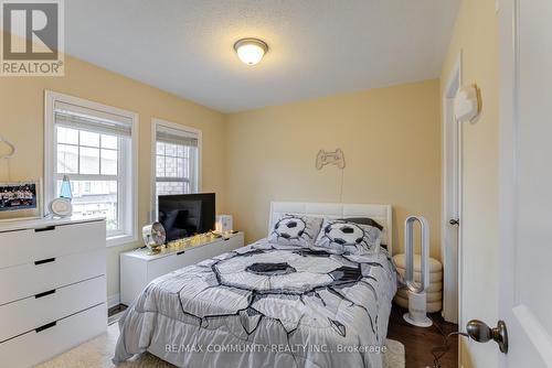 31 Padbury Trail, Brampton, ON - Indoor Photo Showing Bedroom