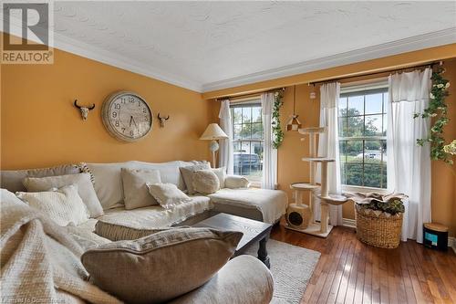 7087 Mount Forest Lane, Niagara Falls, ON - Indoor Photo Showing Living Room