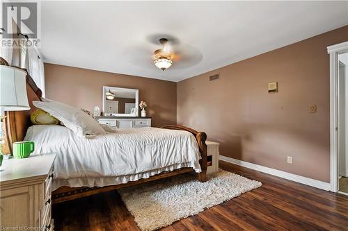 7087 Mount Forest Lane, Niagara Falls, ON - Indoor Photo Showing Bedroom