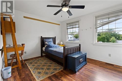 7087 Mount Forest Lane, Niagara Falls, ON - Indoor Photo Showing Bedroom