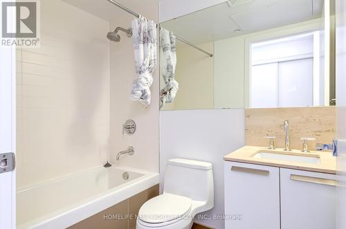 703 - 42 Charles Street E, Toronto, ON - Indoor Photo Showing Bathroom