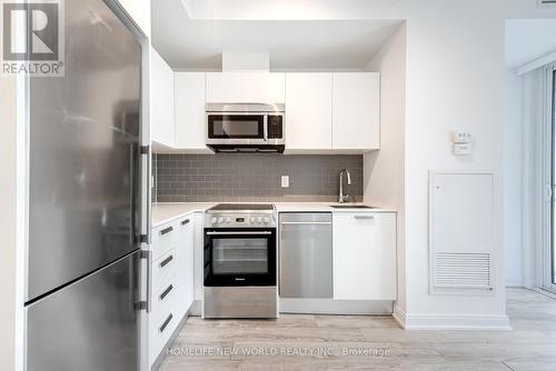 703 - 42 Charles Street E, Toronto, ON - Indoor Photo Showing Kitchen