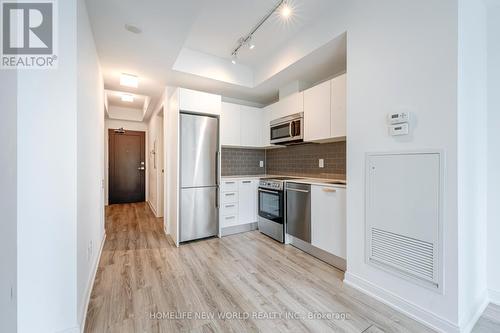 703 - 42 Charles Street E, Toronto, ON - Indoor Photo Showing Kitchen