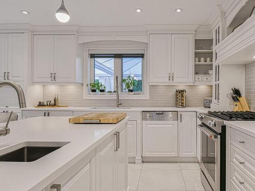 Kitchen - 612 Rue Du Beaujolais, Rosemère, QC - Indoor Photo Showing Kitchen With Upgraded Kitchen