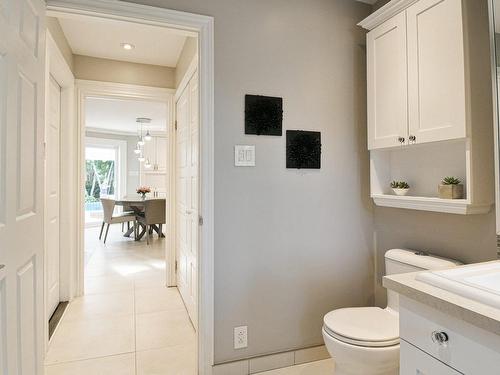 Powder room - 612 Rue Du Beaujolais, Rosemère, QC - Indoor Photo Showing Bathroom