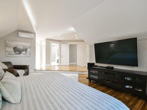 Master bedroom - 612 Rue Du Beaujolais, Rosemère, QC - Indoor Photo Showing Other Room