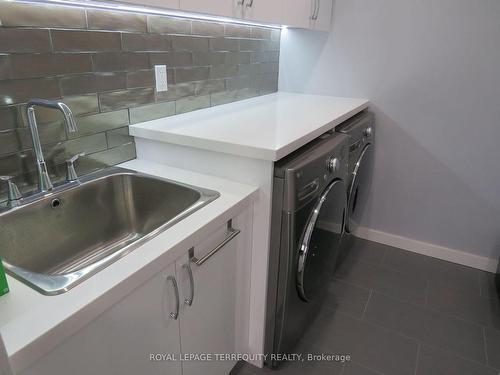 3305-2045 Lakeshore Blvd W, Toronto, ON - Indoor Photo Showing Laundry Room