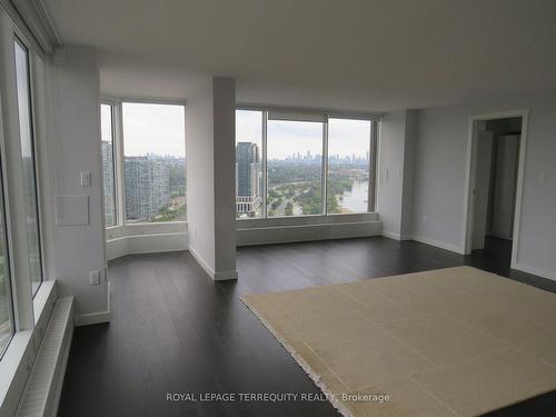 3305-2045 Lakeshore Blvd W, Toronto, ON - Indoor Photo Showing Other Room