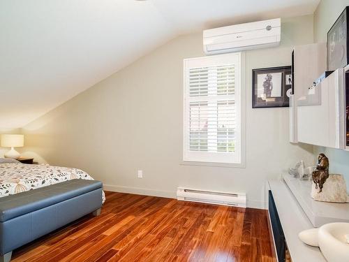 Chambre Ã Â coucher - 212 10E Avenue, Saint-Anicet, QC - Indoor Photo Showing Bedroom