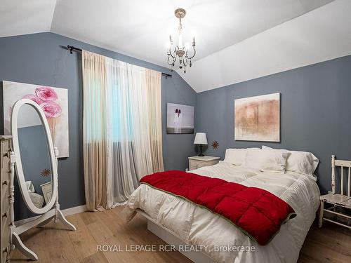 1290 Olde Base Line Rd, Caledon, ON - Indoor Photo Showing Bedroom