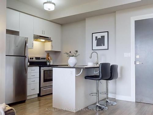 610-58 Adam Seller St, Markham, ON - Indoor Photo Showing Kitchen With Stainless Steel Kitchen