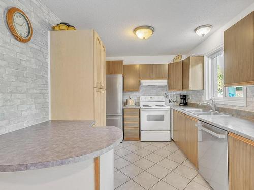 Kitchen - 647 Av. Des Tilleuls, Gatineau (Aylmer), QC - Indoor Photo Showing Kitchen With Double Sink