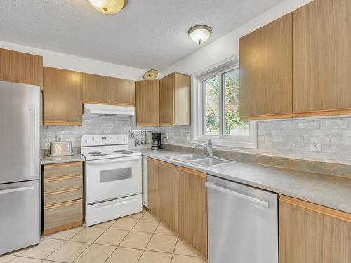 Kitchen - 647 Av. Des Tilleuls, Gatineau (Aylmer), QC - Indoor Photo Showing Kitchen With Double Sink