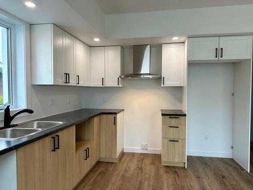 Kitchen - 266 Rue Perreault E., Rouyn-Noranda, QC - Indoor Photo Showing Kitchen With Double Sink