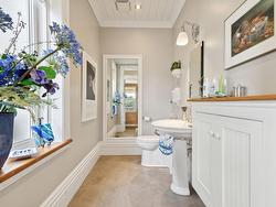 Powder room - 