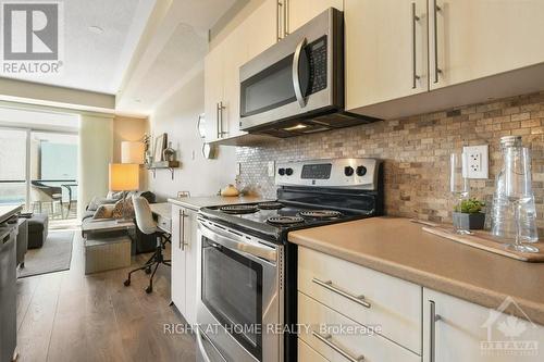 203 - 659 Sue Holloway Drive, Ottawa, ON - Indoor Photo Showing Kitchen