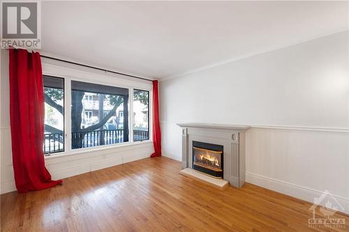 367 Mackay Street, Ottawa, ON - Indoor Photo Showing Living Room With Fireplace