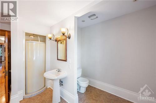 367 Mackay Street, Ottawa, ON - Indoor Photo Showing Bathroom