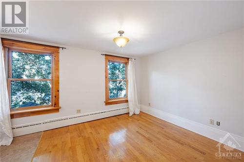 367 Mackay Street, Ottawa, ON - Indoor Photo Showing Other Room