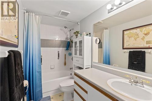 274 Ormond Street Unit#106, Brockville, ON - Indoor Photo Showing Bathroom