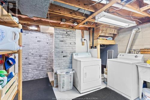 2553 Armstrong, Windsor, ON - Indoor Photo Showing Laundry Room