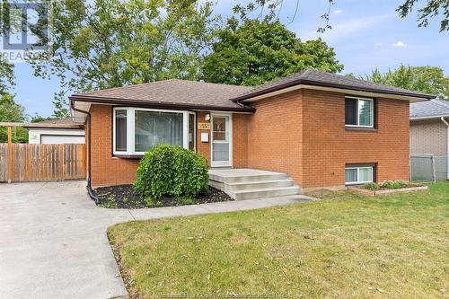 2553 Armstrong, Windsor, ON - Outdoor