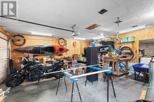 2553 Armstrong, Windsor, ON - Indoor Photo Showing Garage