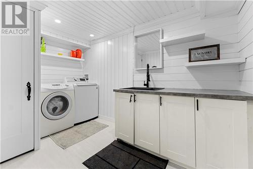 40 Meadowbrook Drive, Pembroke, ON - Indoor Photo Showing Laundry Room