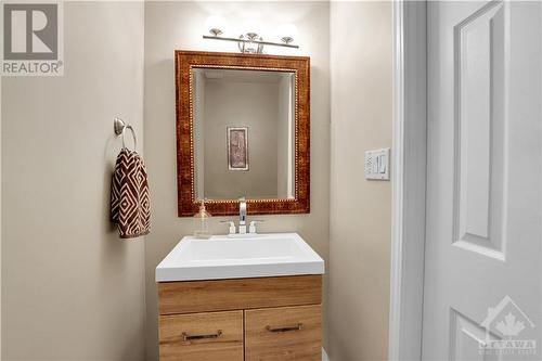 1715 Prestwick Drive, Ottawa, ON - Indoor Photo Showing Bathroom