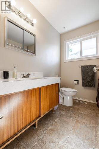 5 Rupert Drive, Saskatoon, SK - Indoor Photo Showing Bathroom