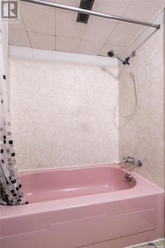 5 Rupert Drive, Saskatoon, SK - Indoor Photo Showing Bathroom