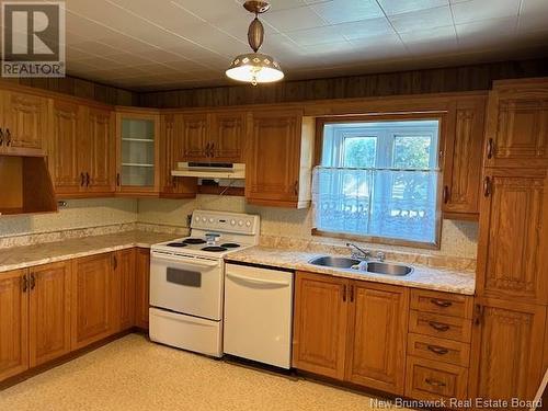 1140 Bridge Street, Bathurst, NB - Indoor Photo Showing Kitchen With Double Sink