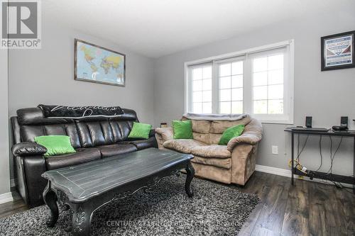 1303 Andover Drive, Oshawa (Eastdale), ON - Indoor Photo Showing Living Room