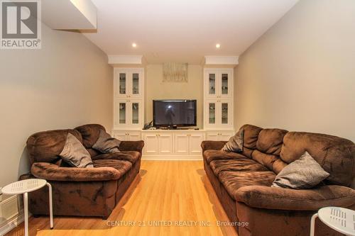 1303 Andover Drive, Oshawa (Eastdale), ON - Indoor Photo Showing Living Room