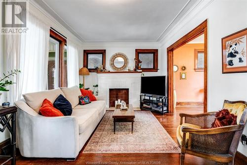 1097 Marentette Avenue, Windsor, ON - Indoor Photo Showing Living Room With Fireplace