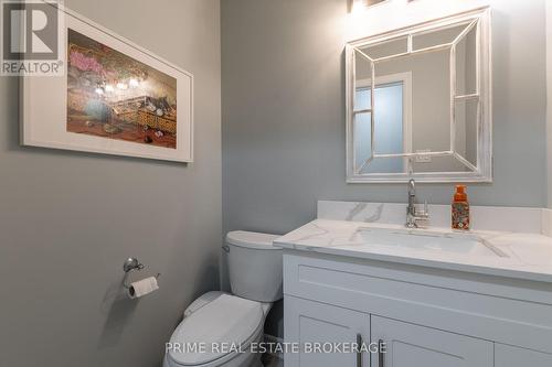 64 Walmer Gardens, London, ON - Indoor Photo Showing Bathroom