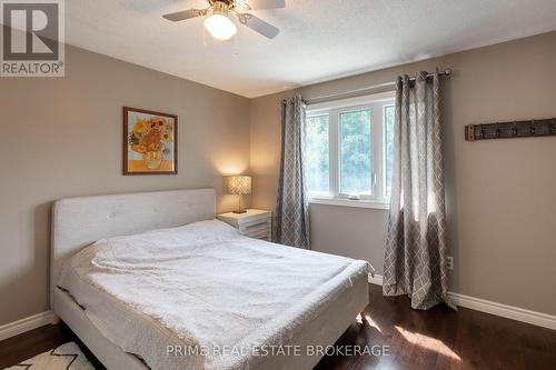 64 Walmer Gardens, London, ON - Indoor Photo Showing Bedroom