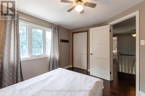 64 Walmer Gardens, London, ON - Indoor Photo Showing Bedroom