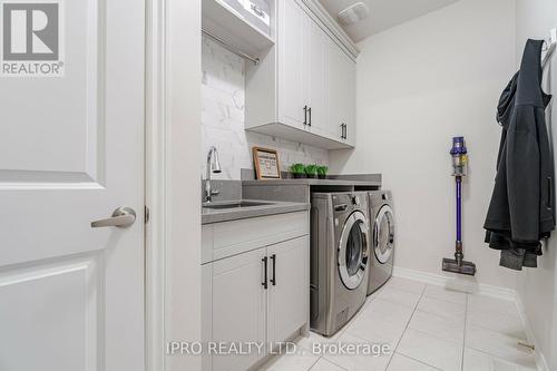 25 Alistair Crescent, Vaughan, ON - Indoor Photo Showing Laundry Room